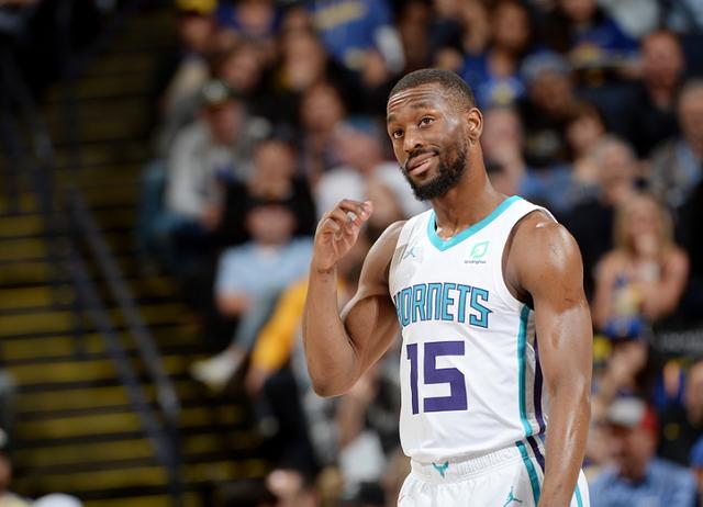 她用精准的 她用精准的